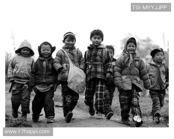 央视评论新疆足球明星展现拼搏精神与家乡情怀的双重魅力